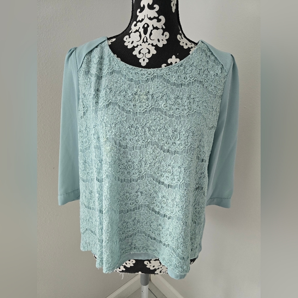 Ezra Elegant Lace Women Top in Light Blue Size M